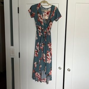 Maternity dress, highlow style. Pinkblush brand. Size large